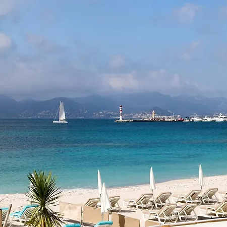 Central With Intimate Large Terrace - 6 Pax Cannes