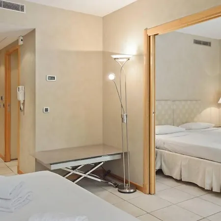 Central With Intimate Large Terrace - 6 Pax *