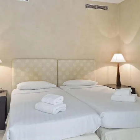 아파트 Central With Intimate Large Terrace - 6 Pax 칸느